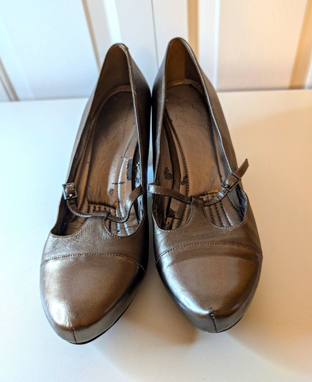 Easy Spirit Bronze Leather Mary Jane Pumps Round T- Strap Women's 9W